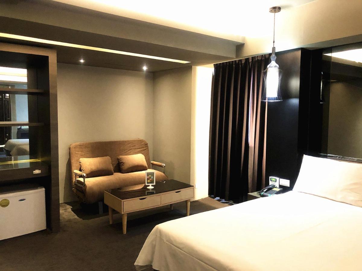 Kiwi Express Hotel - Jiuru Rd Kaohsiung Bagian luar foto