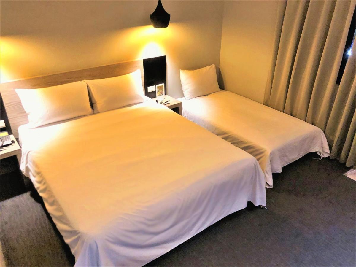 Kiwi Express Hotel - Jiuru Rd Kaohsiung Bagian luar foto