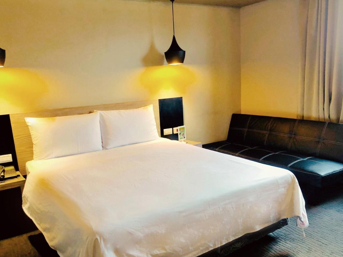 Kiwi Express Hotel - Jiuru Rd Kaohsiung Bagian luar foto