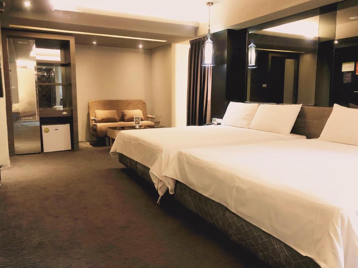 Kiwi Express Hotel - Jiuru Rd Kaohsiung Bagian luar foto