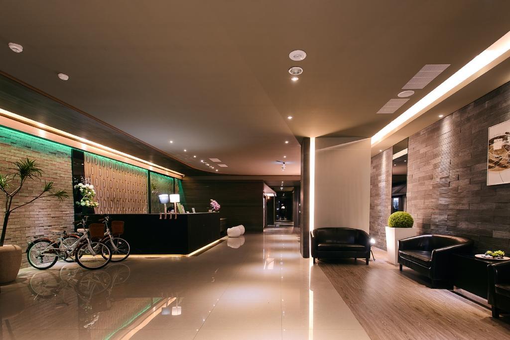 Kiwi Express Hotel - Jiuru Rd Kaohsiung Bagian luar foto