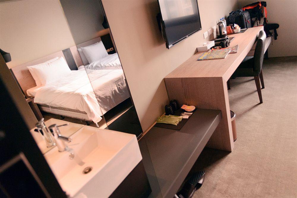 Kiwi Express Hotel - Jiuru Rd Kaohsiung Bagian luar foto